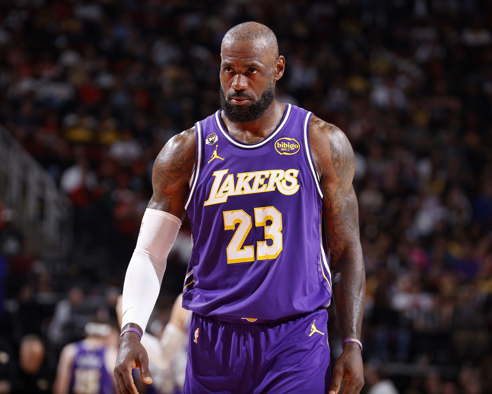 皇冠体育app下载-A·史密斯：湖蜜永远无法像骑蜜那样爱戴老詹 他不是科比&amp;魔术师