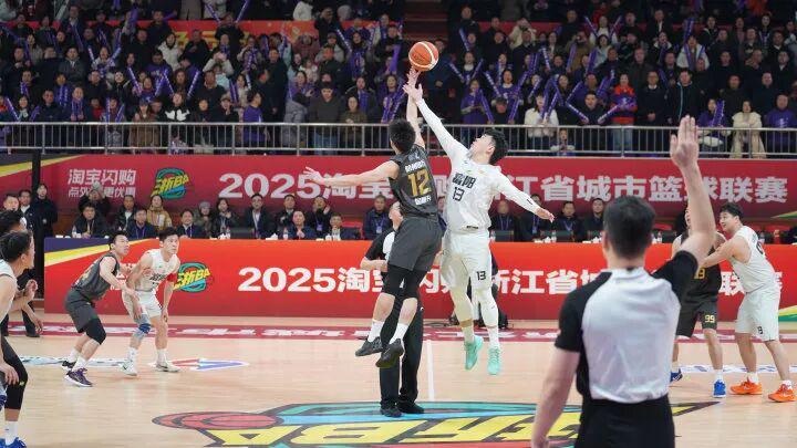 皇冠体育登录入口-“浙A德比”首轮熟人局，杭州队战胜富阳队