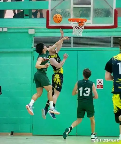 皇冠体育官方网站-恭喜，男篮或再迎归化，208公分，18岁，父亲八一球员，刘玉栋队友|朱博汉|加拿大|朱江|中国男篮|球队_新浪体育_新浪新闻